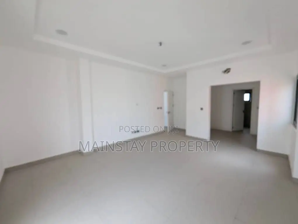 3bdrm House in Achimota for sale