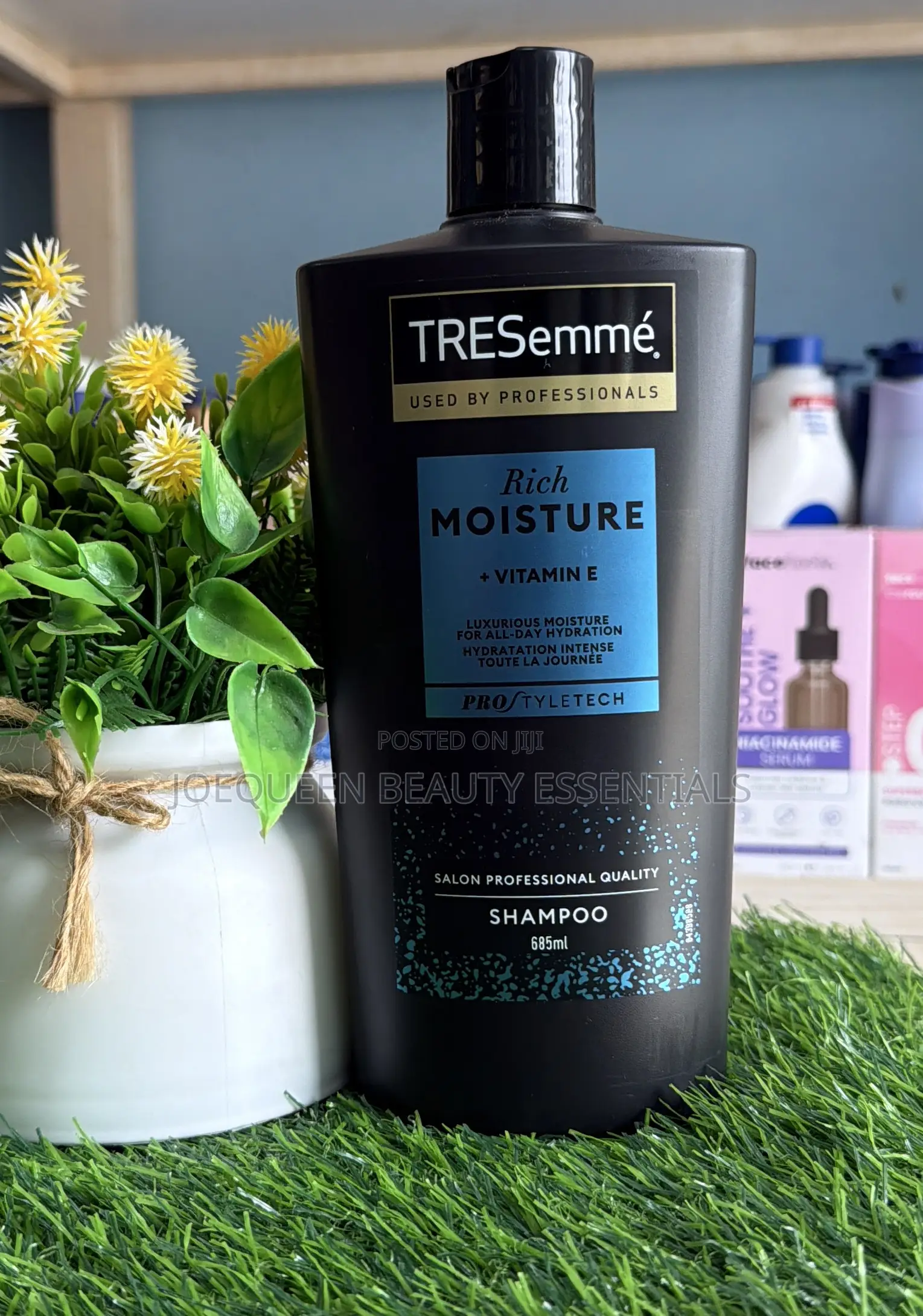 Tresemmé Shampoo 685ml