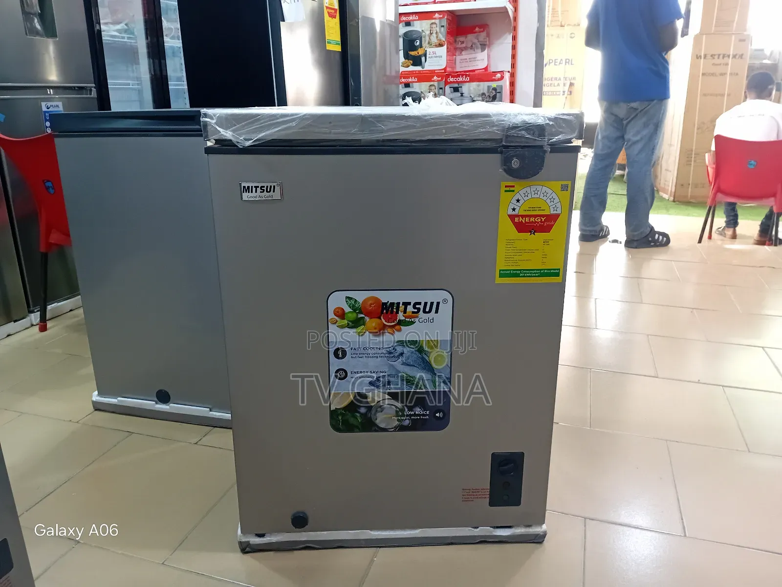 Mitsui 94l Compact Fridge – Ideal for Students Offices 94l