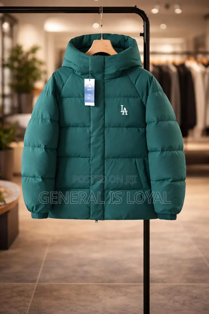 Black Mlb New York Yankees Quilted Puffer Jacket.