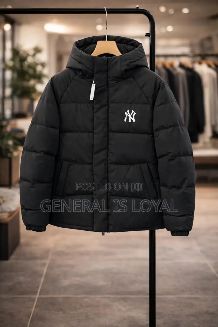 Black Mlb New York Yankees Quilted Puffer Jacket.