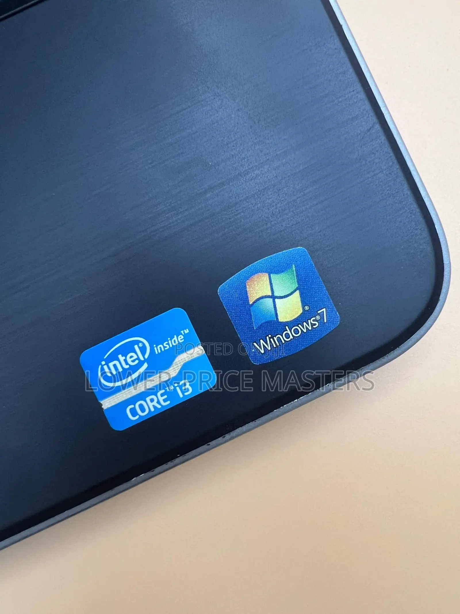 New Laptop Dell Vostro 2520 4GB Intel Core i3 HDD 500GB