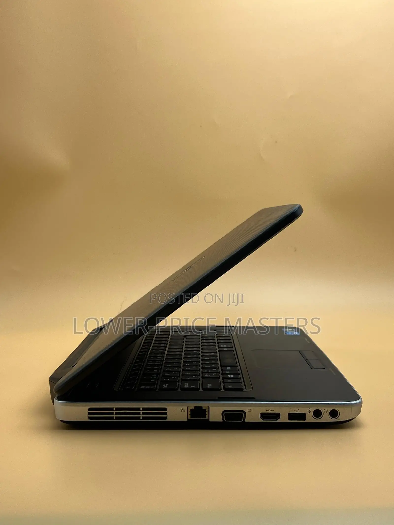 New Laptop Dell Vostro 2520 4GB Intel Core i3 HDD 500GB