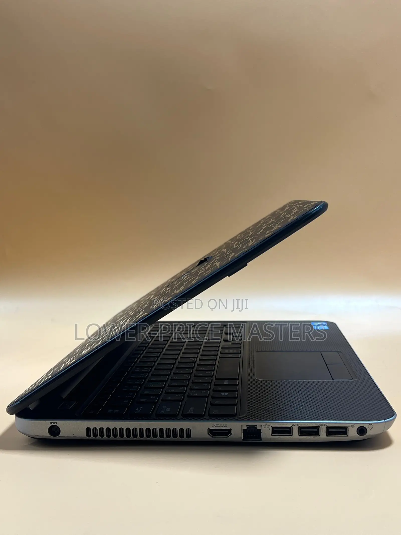 New Laptop Dell Vostro 2520 4GB Intel Core i3 HDD 500GB