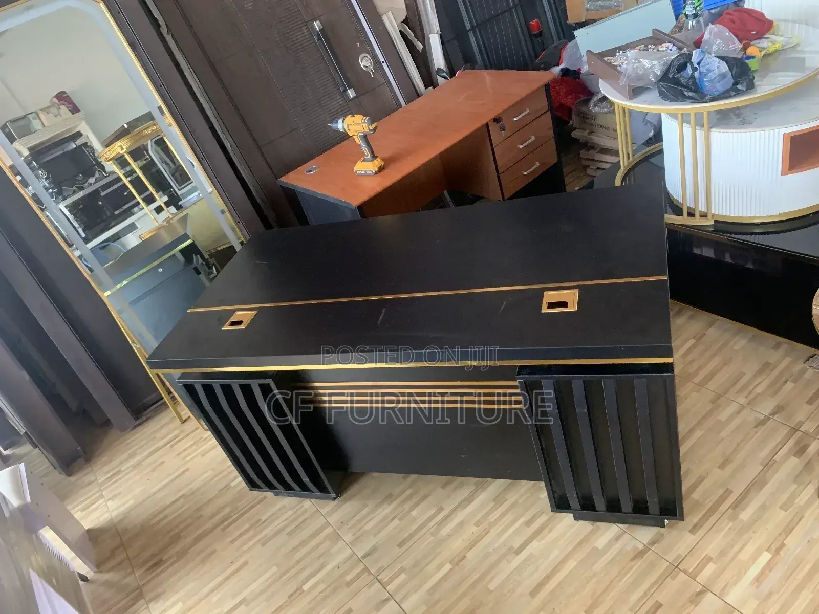 Modern Luxurious Executive Office Desk