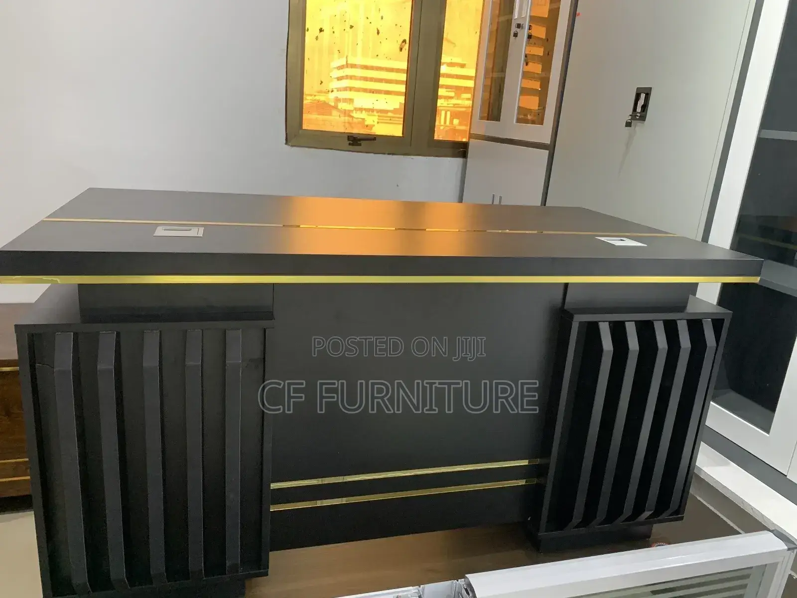 Modern Luxurious Executive Office Desk