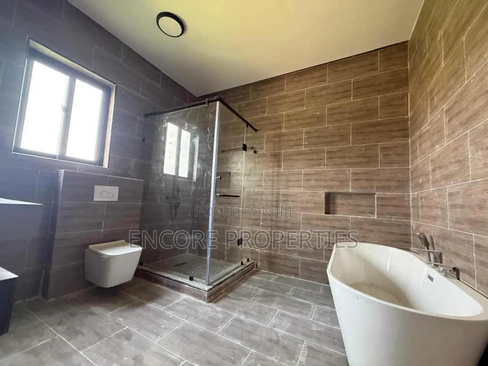 4bdrm House in Oyarifa Focus, Barrier for sale