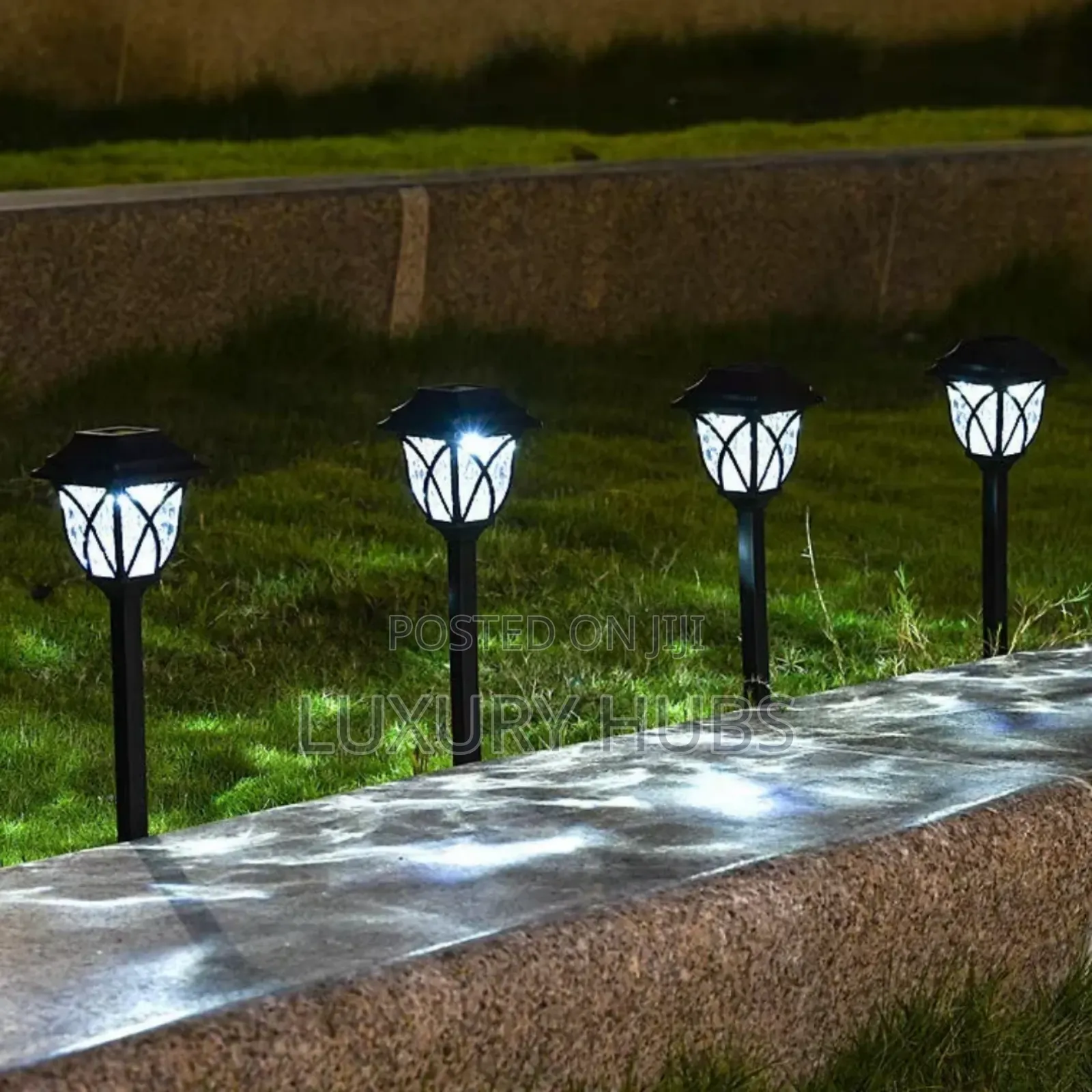 2pcs Outdoor Waterproof Solar Lawn Ground Light
