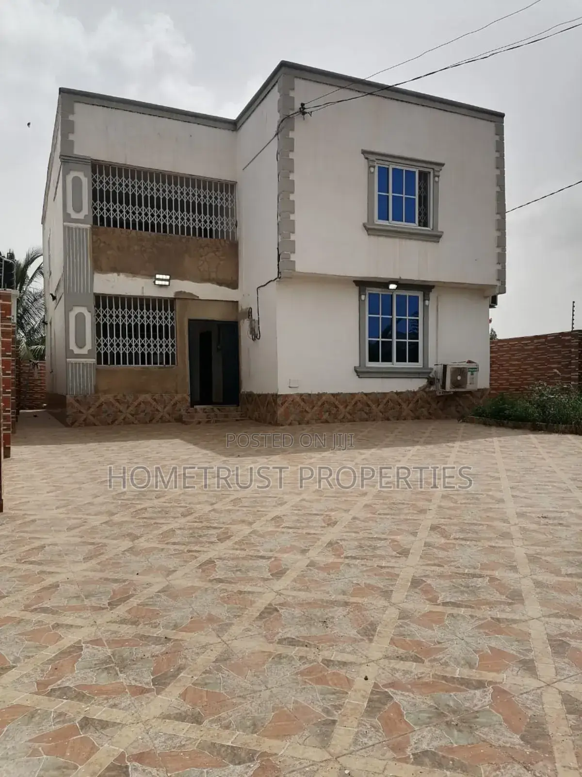 4bdrm Duplex in Hometrust Properties, Amasaman for sale