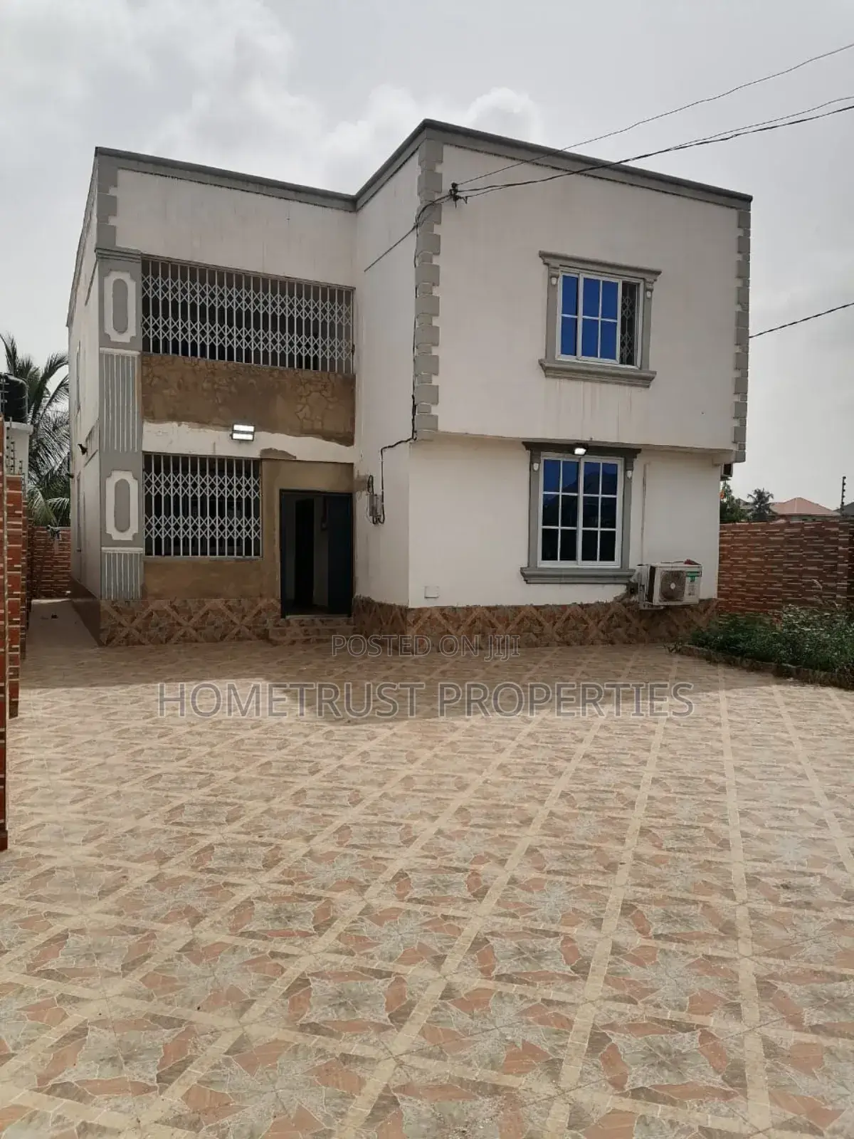 4bdrm Duplex in Hometrust Properties, Amasaman for sale