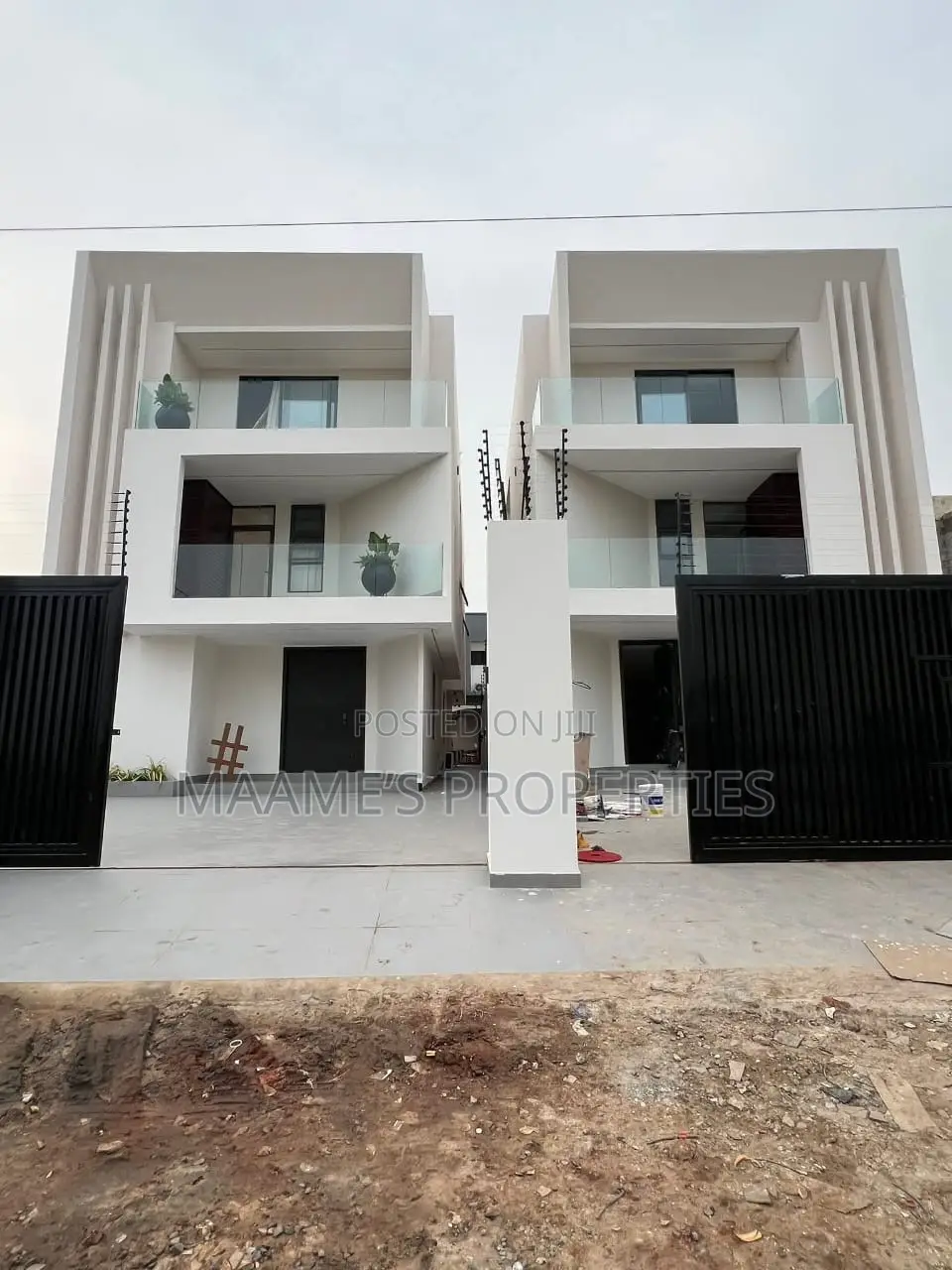 Furnished 4bdrm Duplex in East Legon for sale