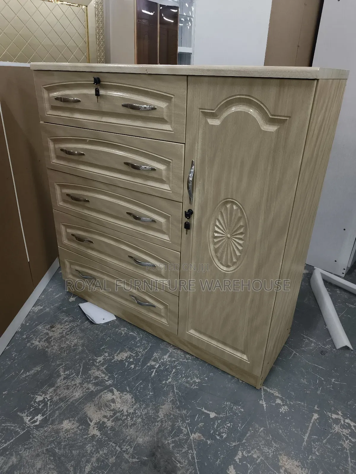 Storage Wardrobe (5 Drawers and Hanging Spot)