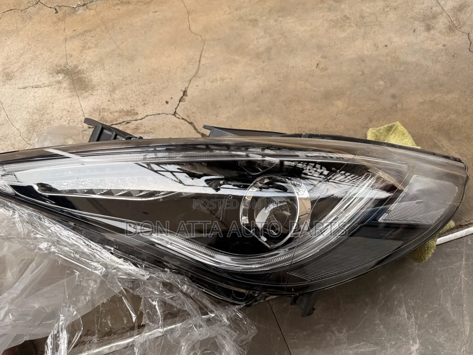  Hyundai Sonata 2011–2013 Spec Headlights Available
