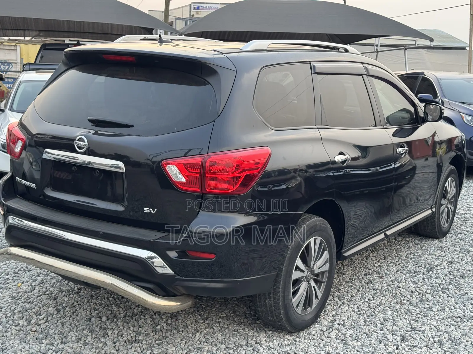 Nissan Pathfinder Platinum 4dr 4x4 (3.5L 6cyl) 2017 Black