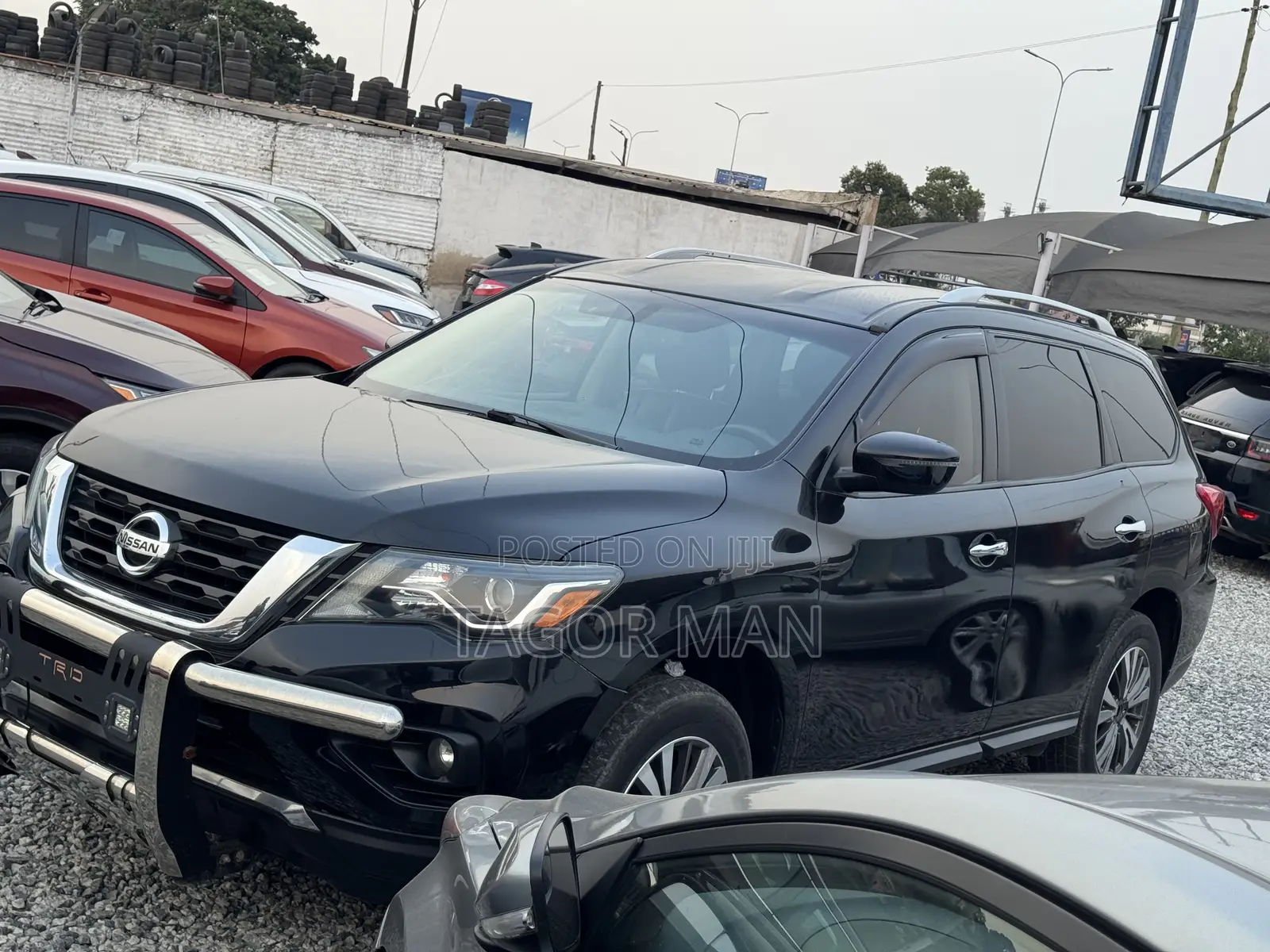 Nissan Pathfinder Platinum 4dr 4x4 (3.5L 6cyl) 2017 Black