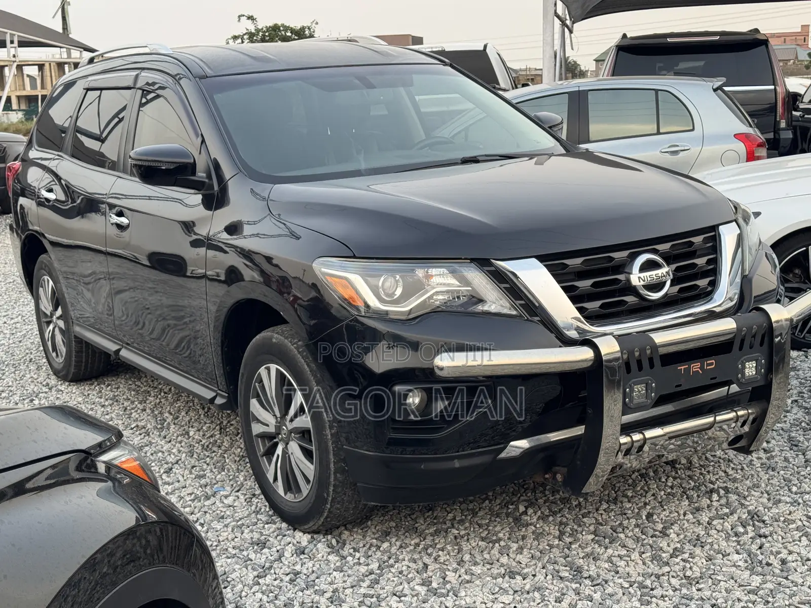 Nissan Pathfinder Platinum 4dr 4x4 (3.5L 6cyl) 2017 Black