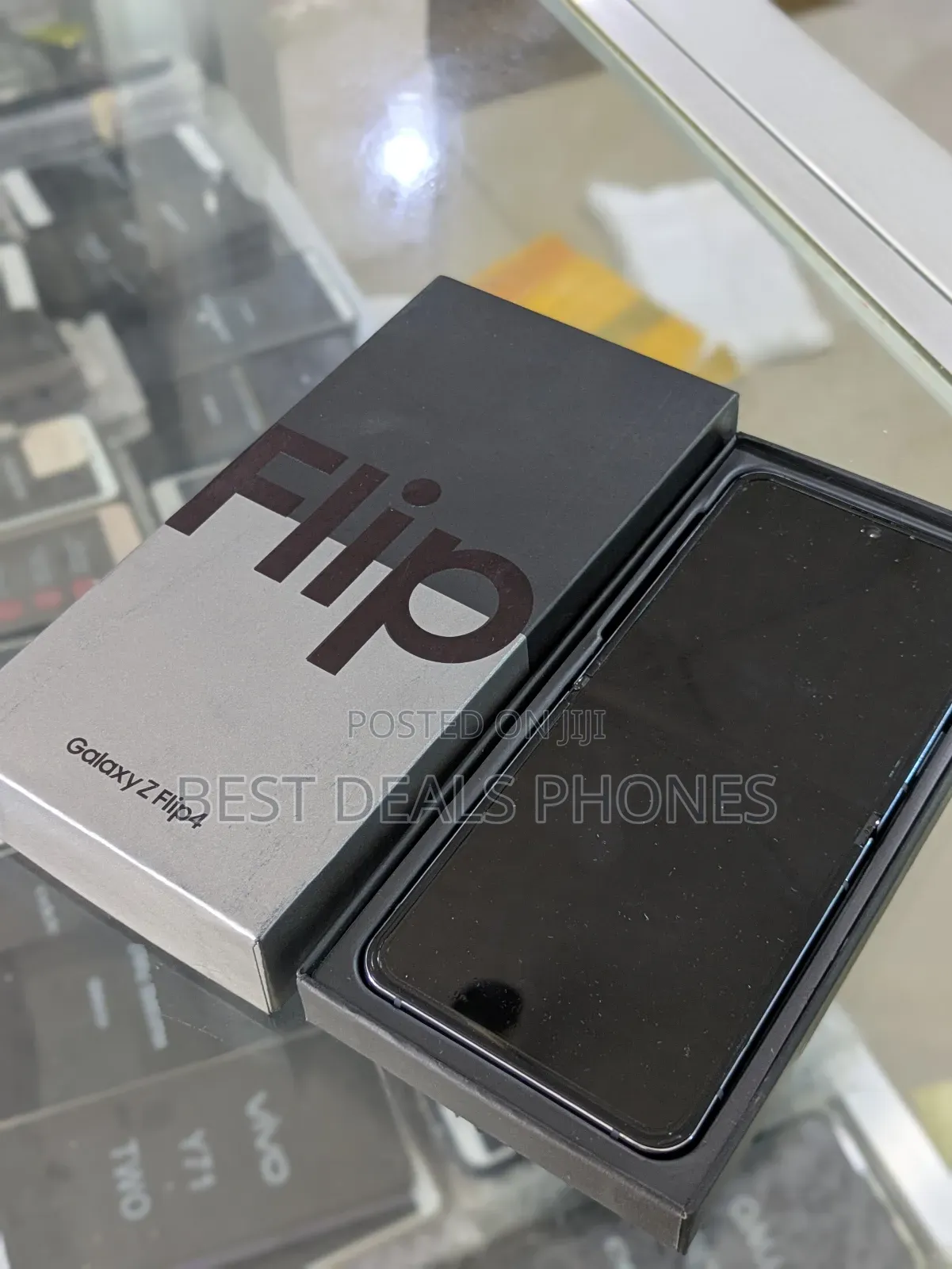 New Samsung Galaxy Z Flip4 256 GB Bronze