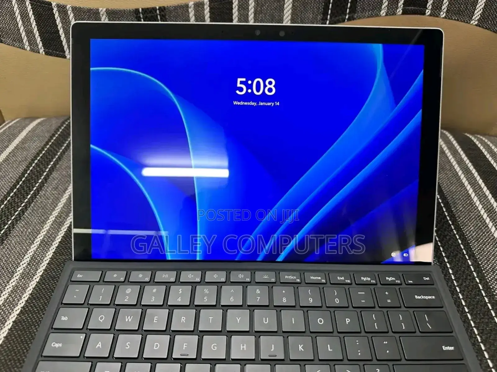 New Laptop Microsoft Surface Pro 7 8GB Intel Core i5 SSD 256GB