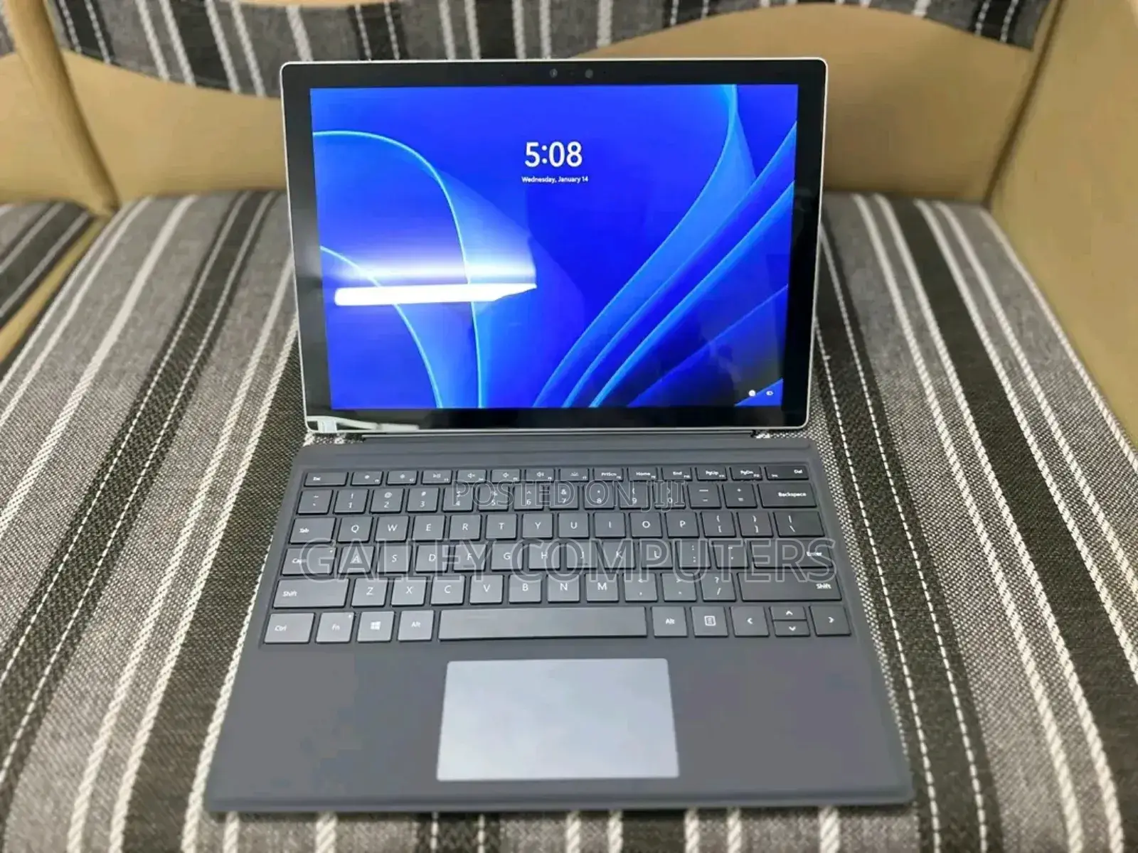 New Laptop Microsoft Surface Pro 7 8GB Intel Core i5 SSD 256GB