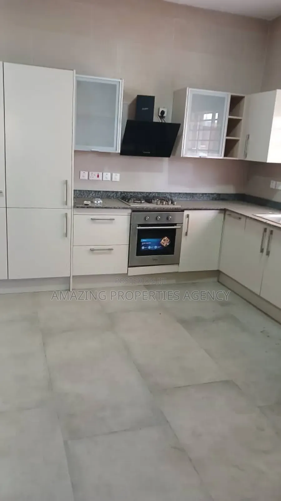 4bdrm House in Spintex Road, Baatsona Total for rent