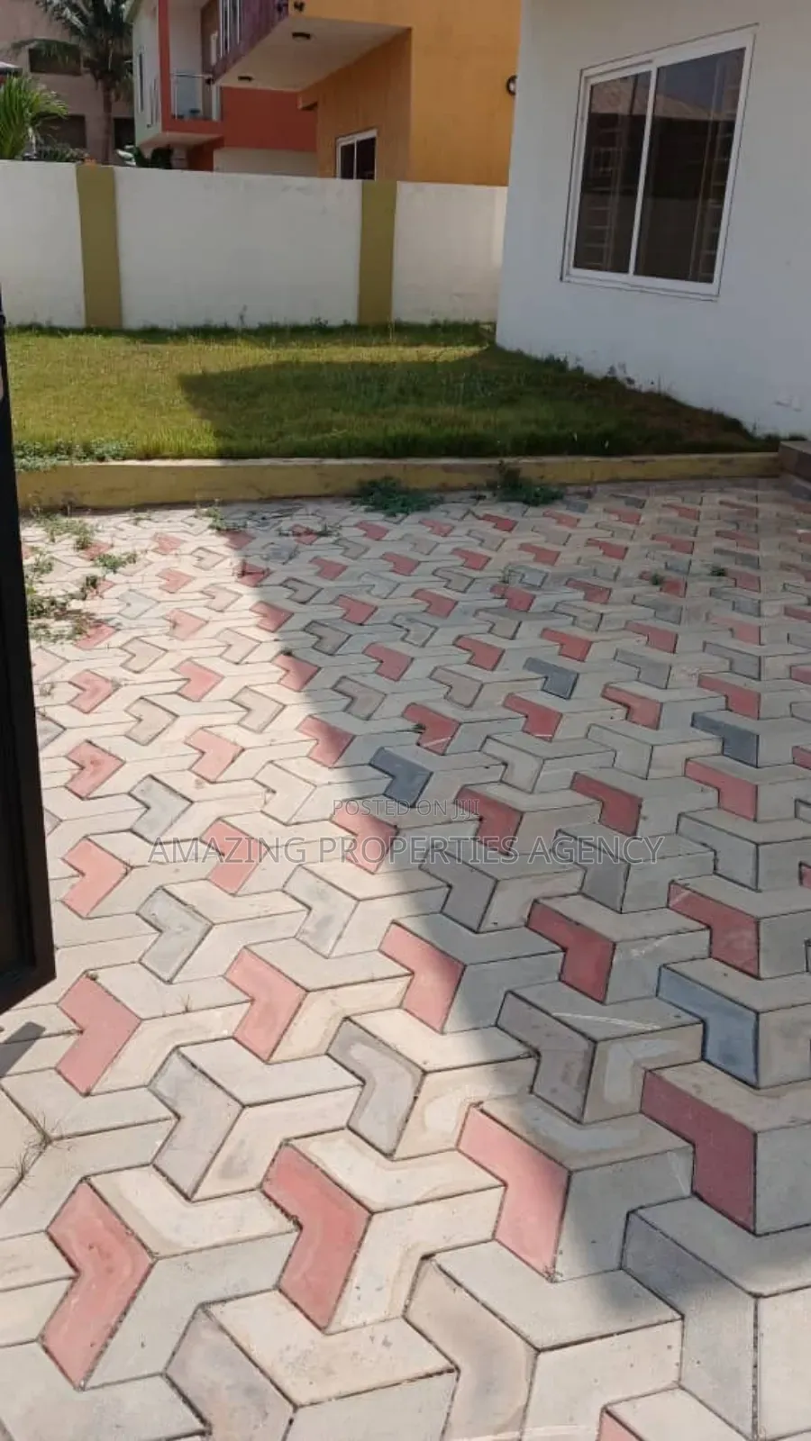 4bdrm House in Spintex Road, Baatsona Total for rent