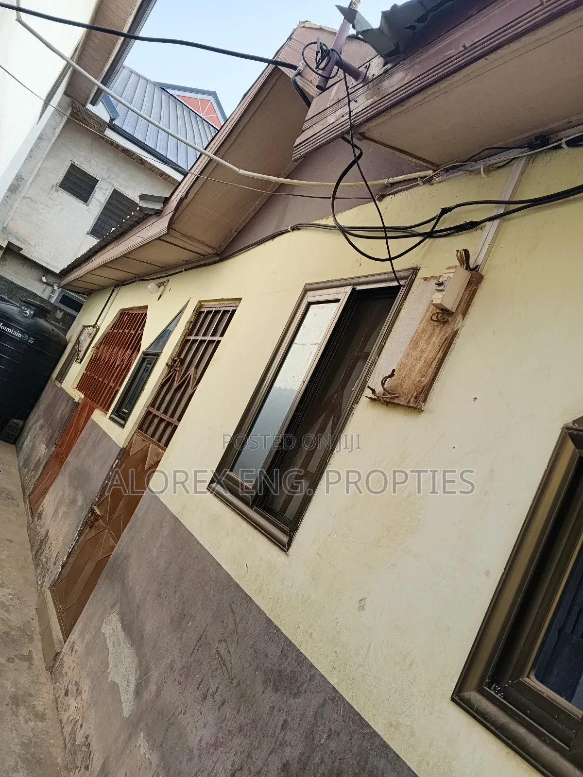 1bdrm Apartment in Amanfro, Adenta for rent