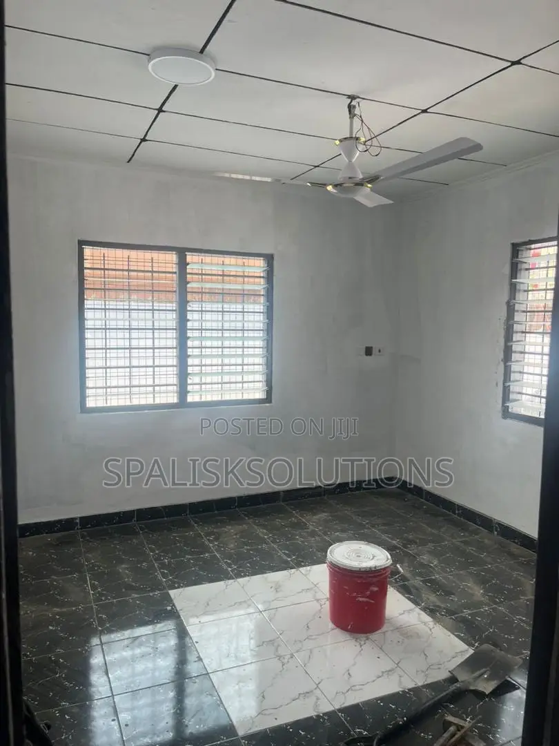 7bdrm House in Dansoman for sale