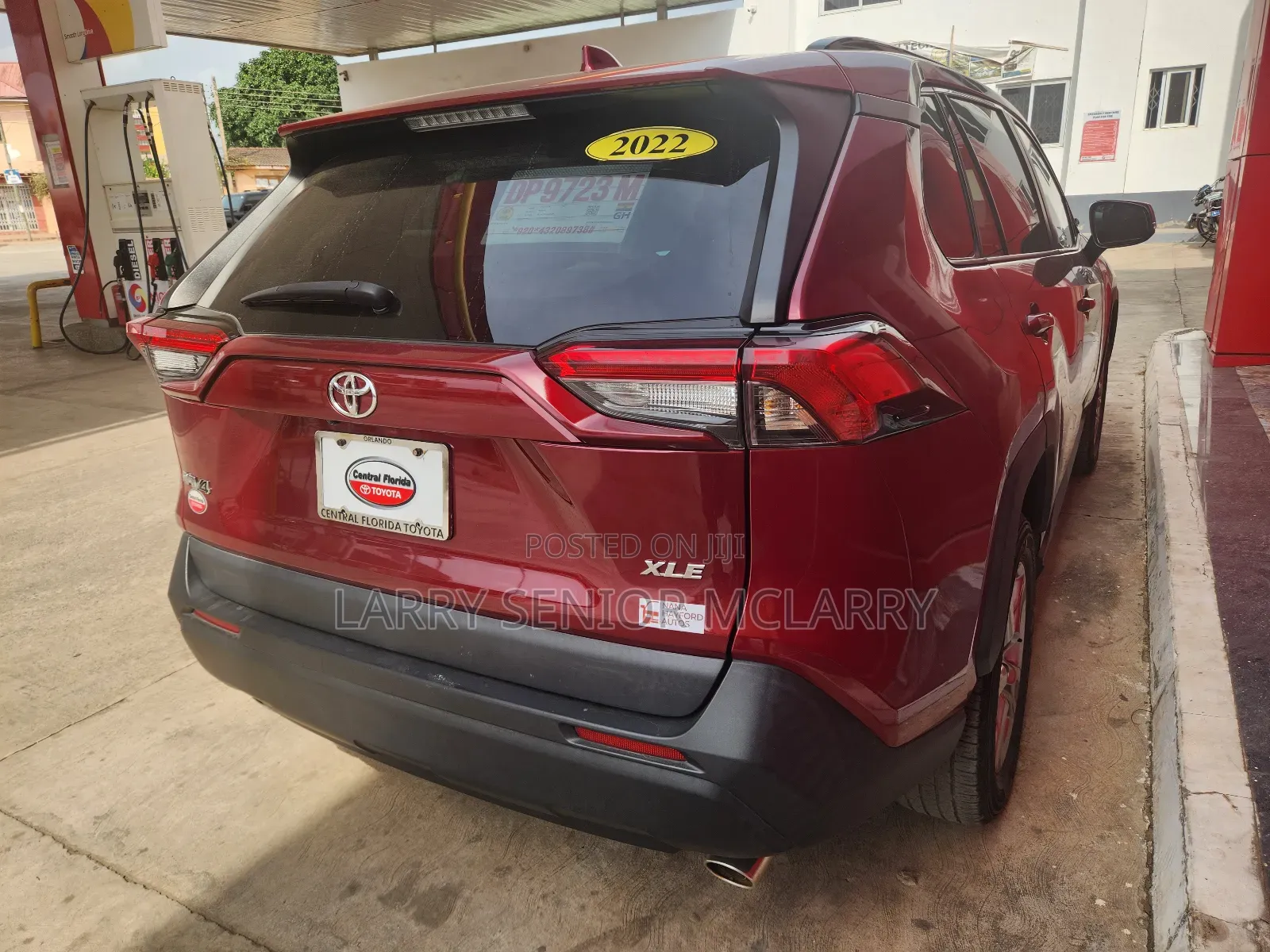 Toyota RAV4 XLE 2022 Red