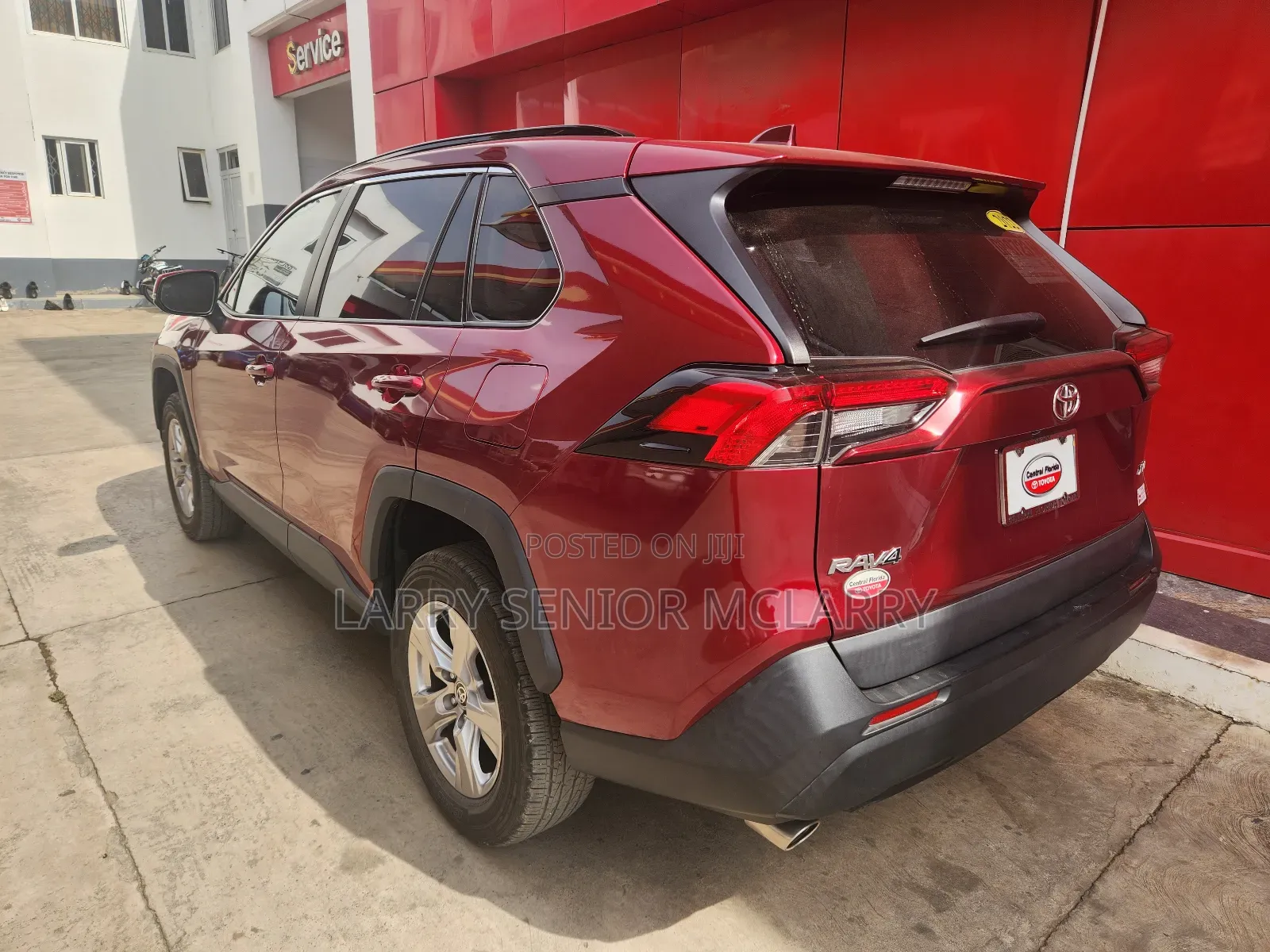Toyota RAV4 XLE 2022 Red