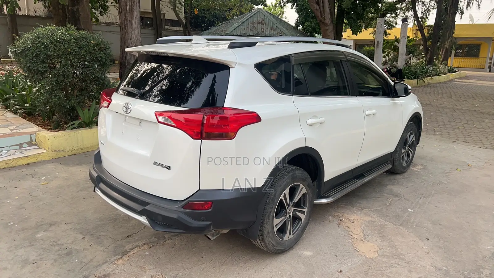 Toyota RAV4 2016 White