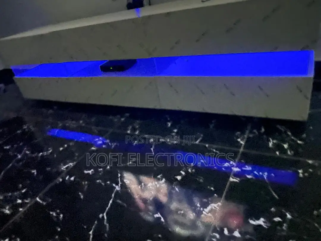 2026 New Model High Gloss Tv Stand in White With Led Lighting
