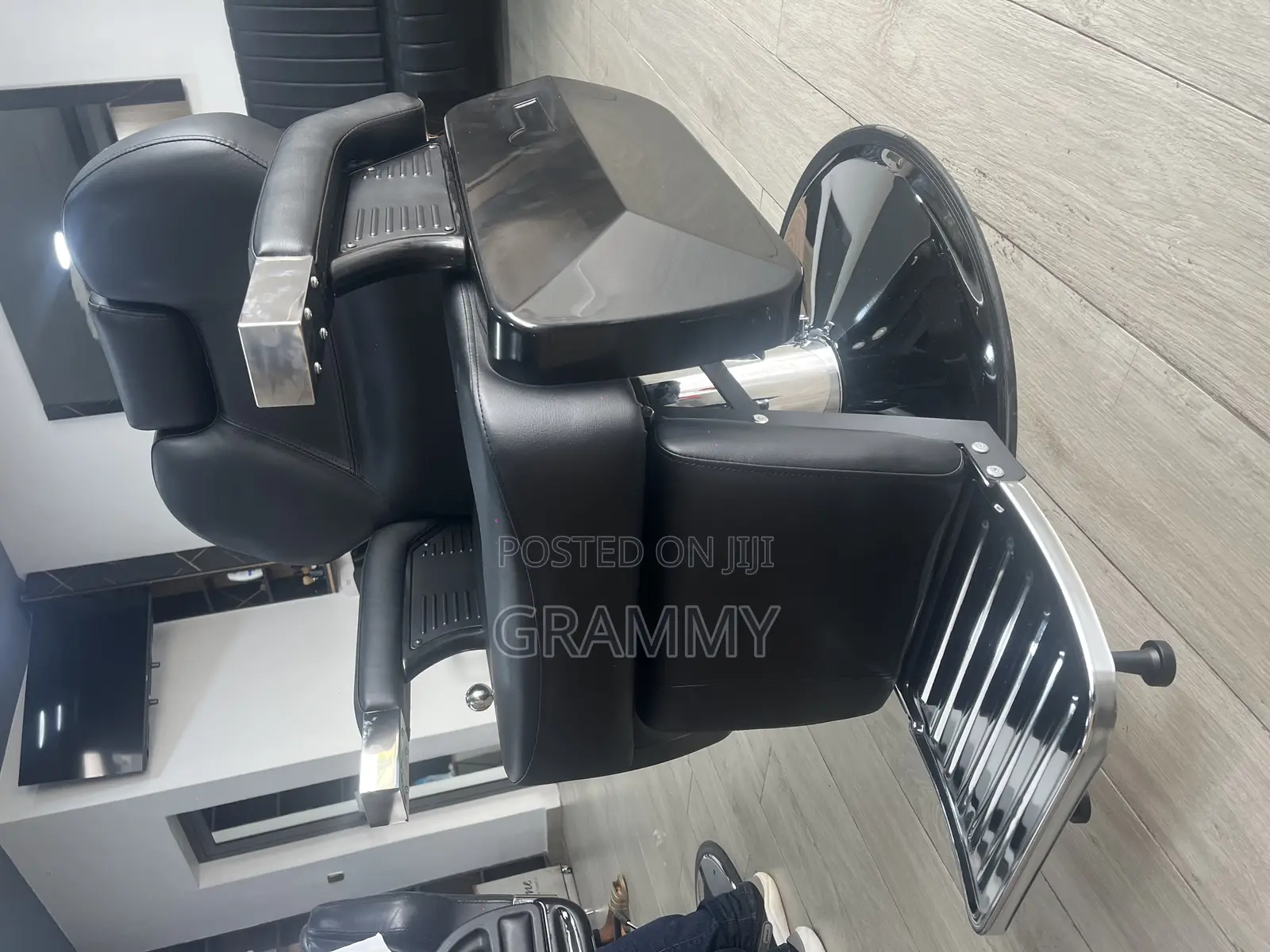 Luxury Common Barbing Chair
