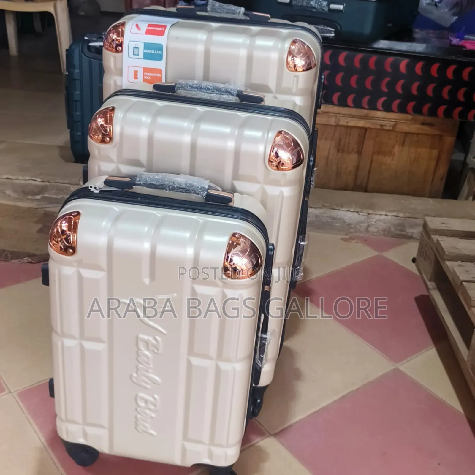 3sets Anti Crack Unbreakable Travelling Suitcases.