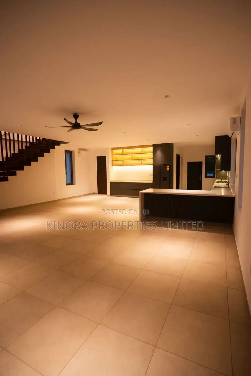 4bdrm Duplex in School Junction for sale