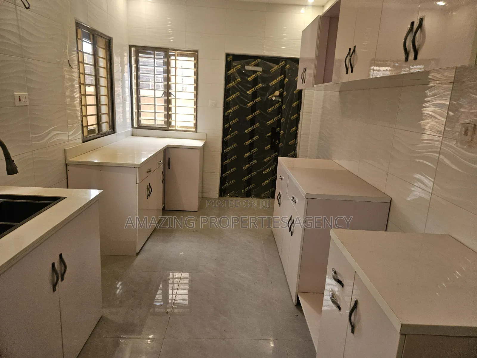 4bdrm House in Spintex Road Coastal, Baatsona Total for rent