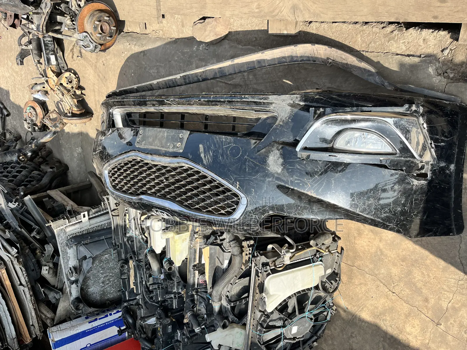 Kia Kadenza Front Cut
