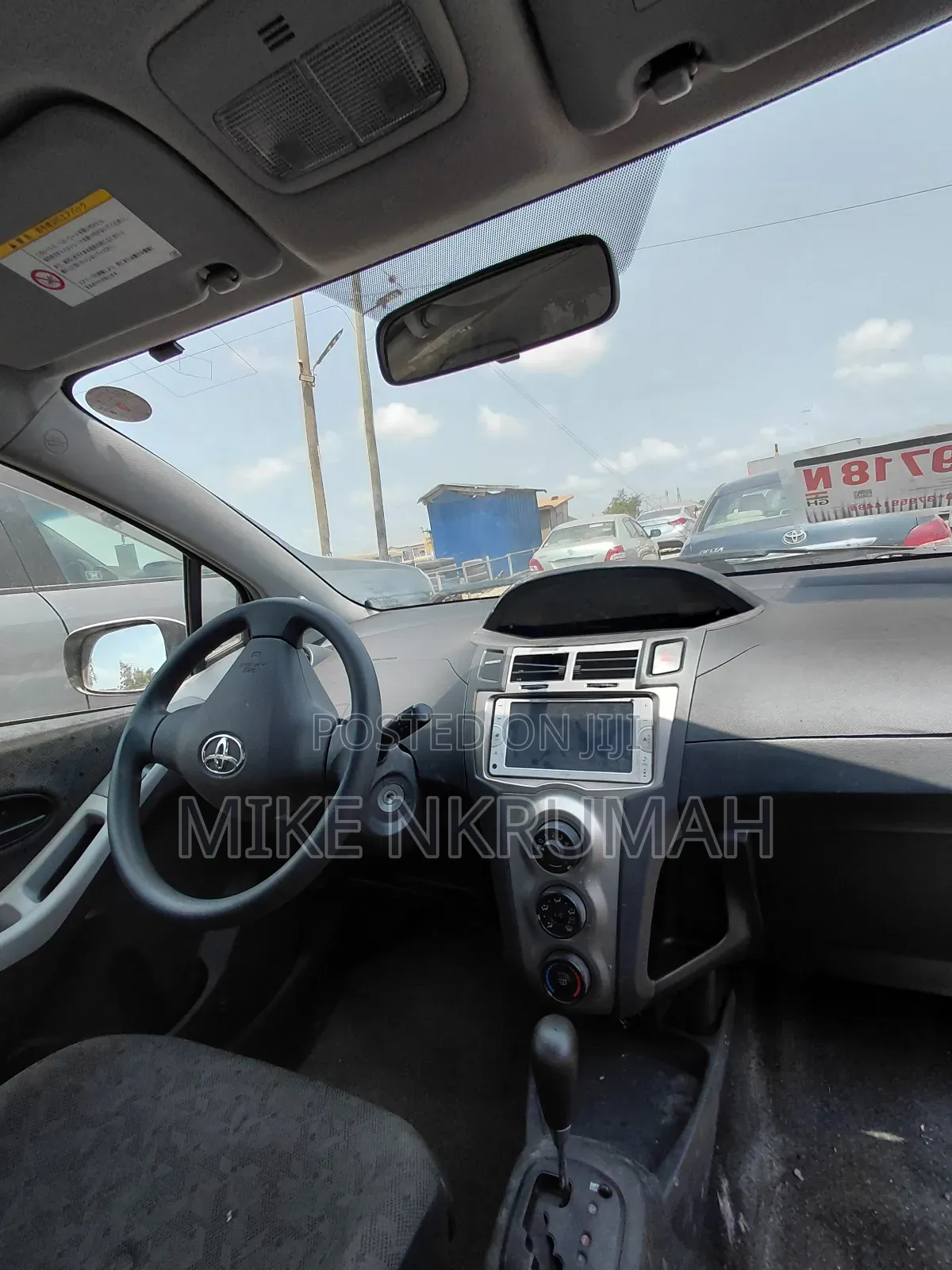 Toyota Vitz 2010 White