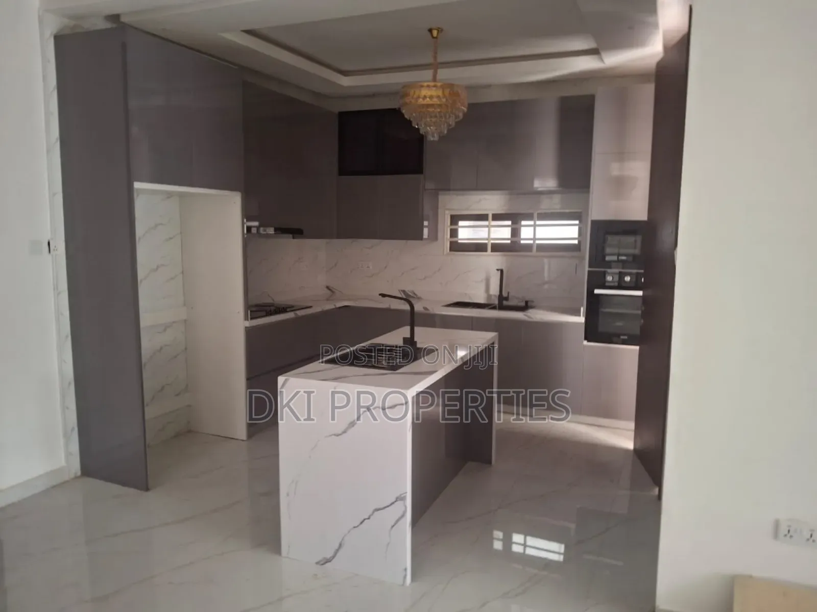 5bdrm House in Dki Properties, East Legon for sale