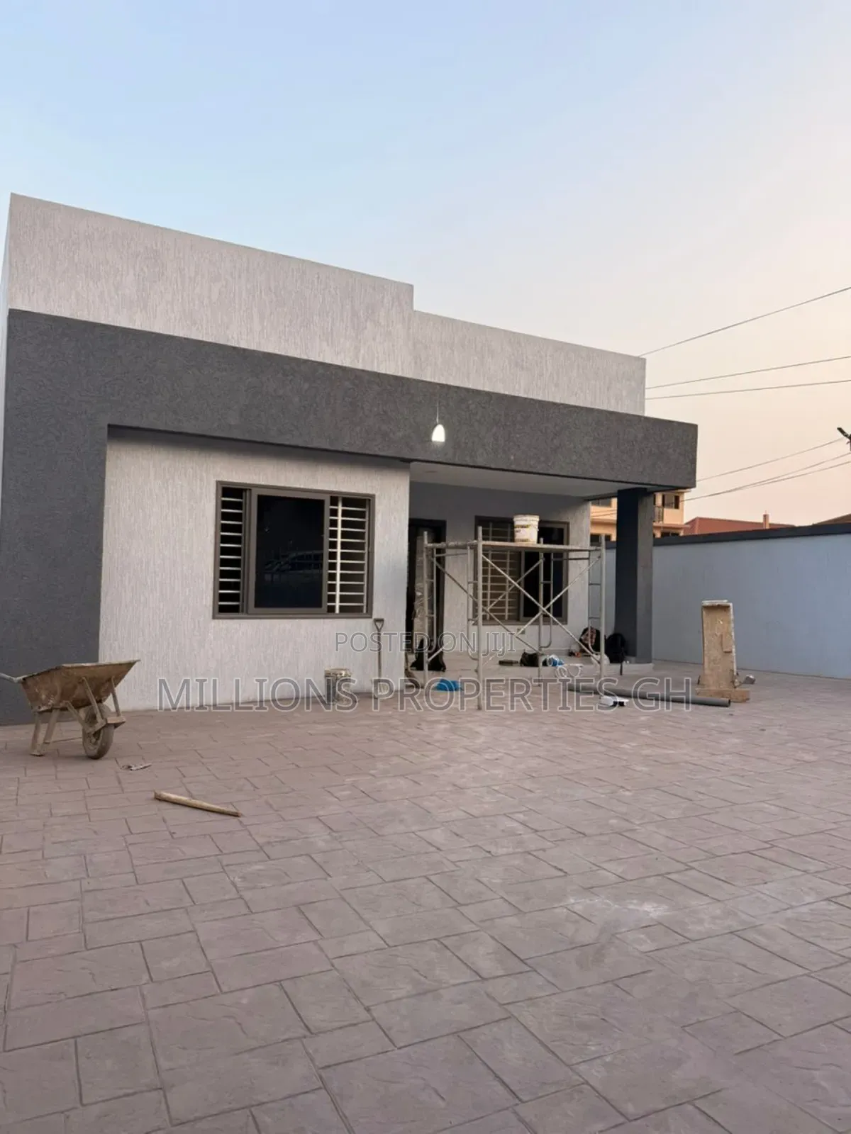 3bdrm House in Millions Properties, Achimota for sale