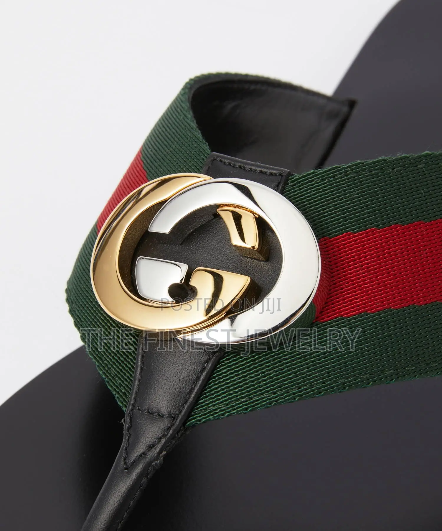 Gucci Men's Thong Sandals Featuring the Iconic Green and Red