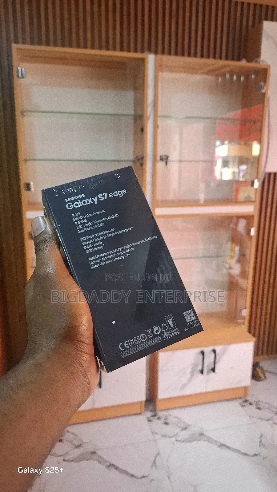 New Samsung Galaxy S7 edge 64 GB Black