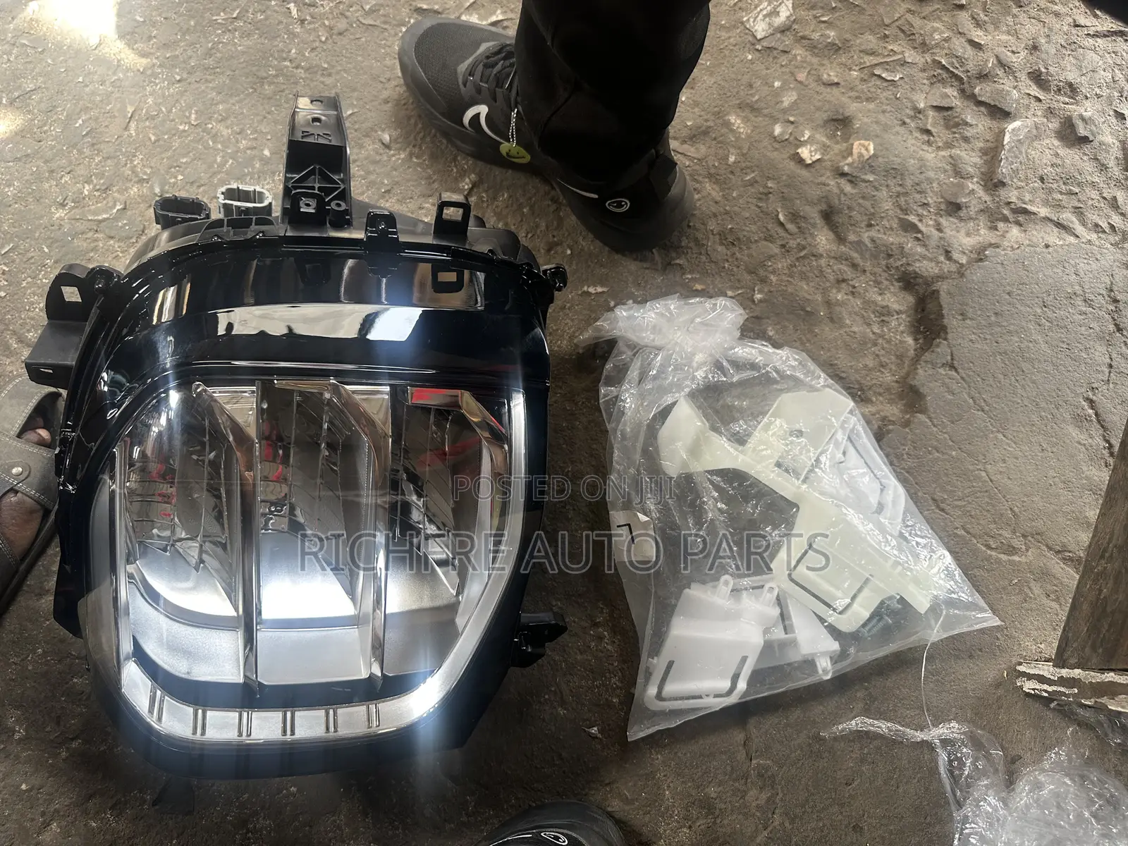 Mitsubishi Outlander 2023 2024 2025 Headlight Complete