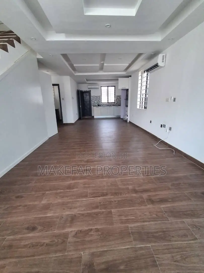 3bdrm House in School Junction for rent