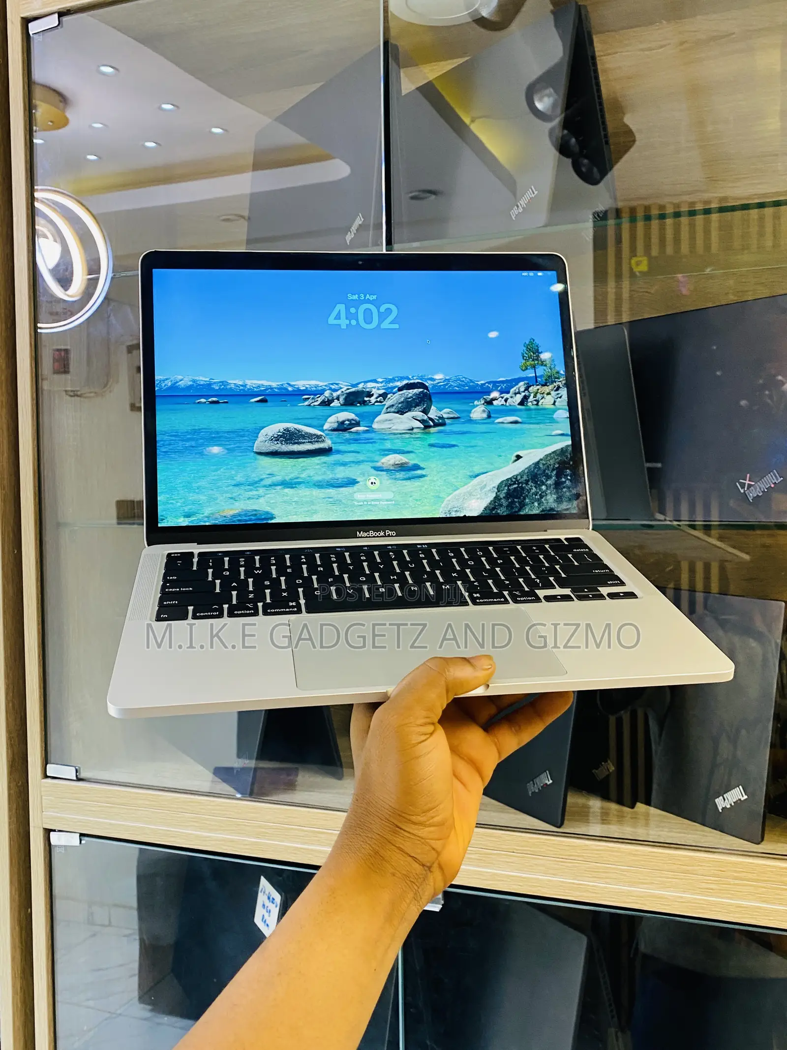 Laptop Apple MacBook 2020 8GB Intel Core i5 SSD 256GB
