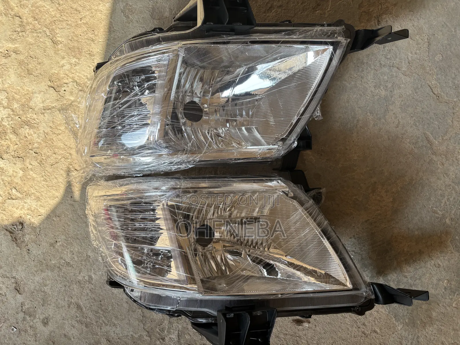 Toyota Hilux 2013 Headlight