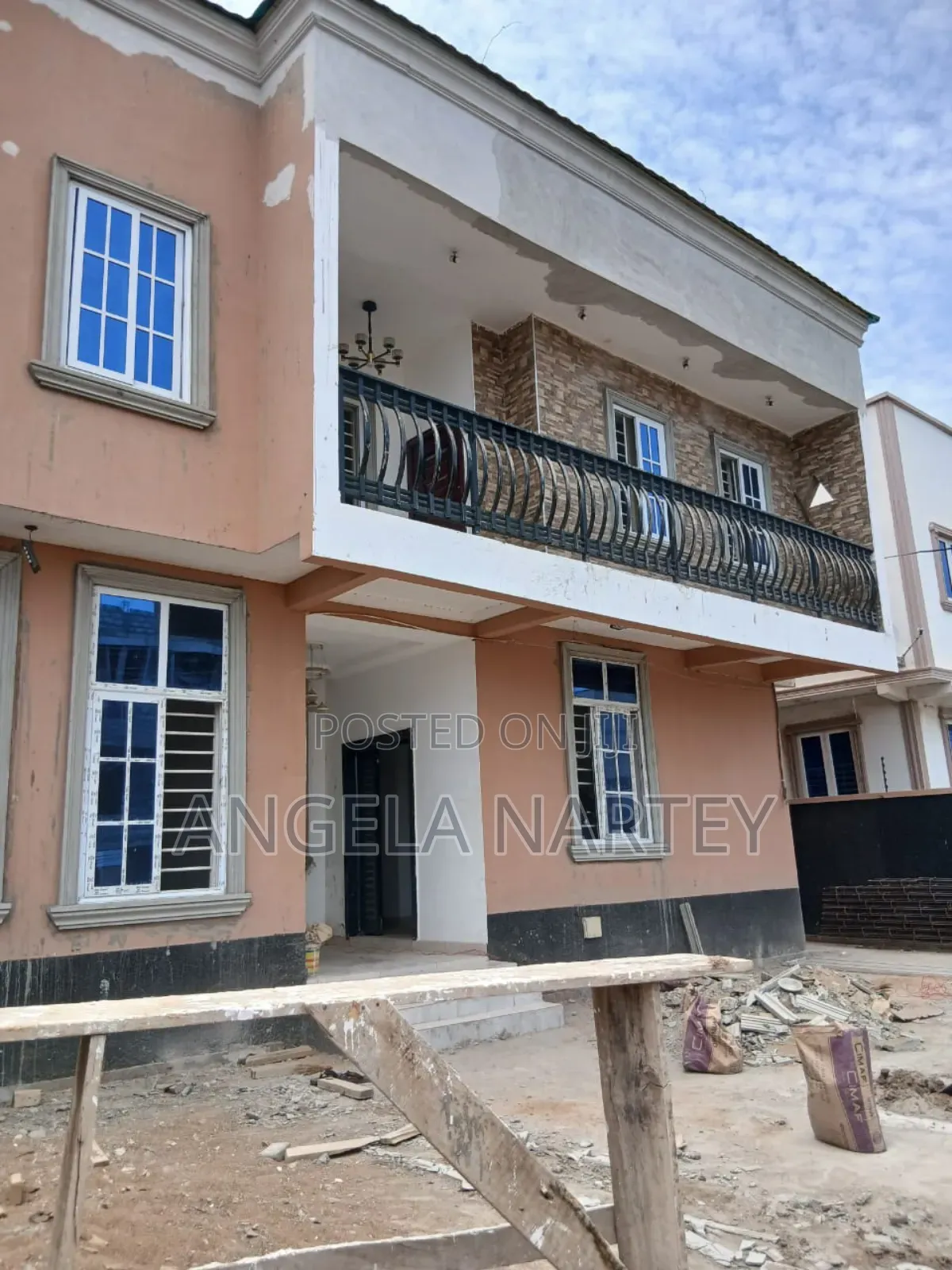 5bdrm House in Sakumono Estates for sale