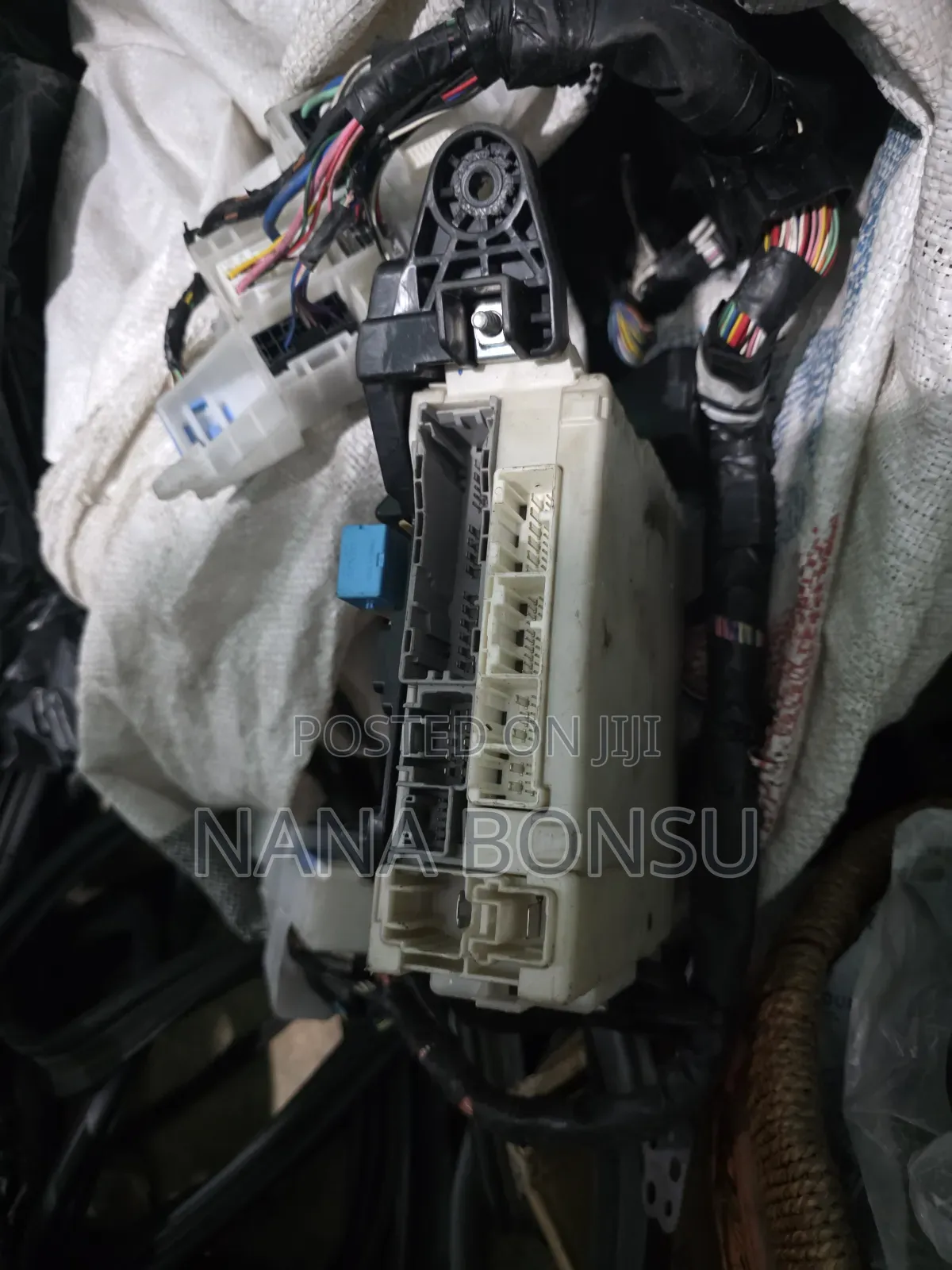 Toyota Voxy Complete Engine Wire and Fuse Boards