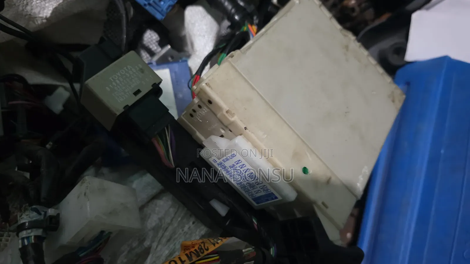 Toyota Voxy Complete Engine Wire and Fuse Boards