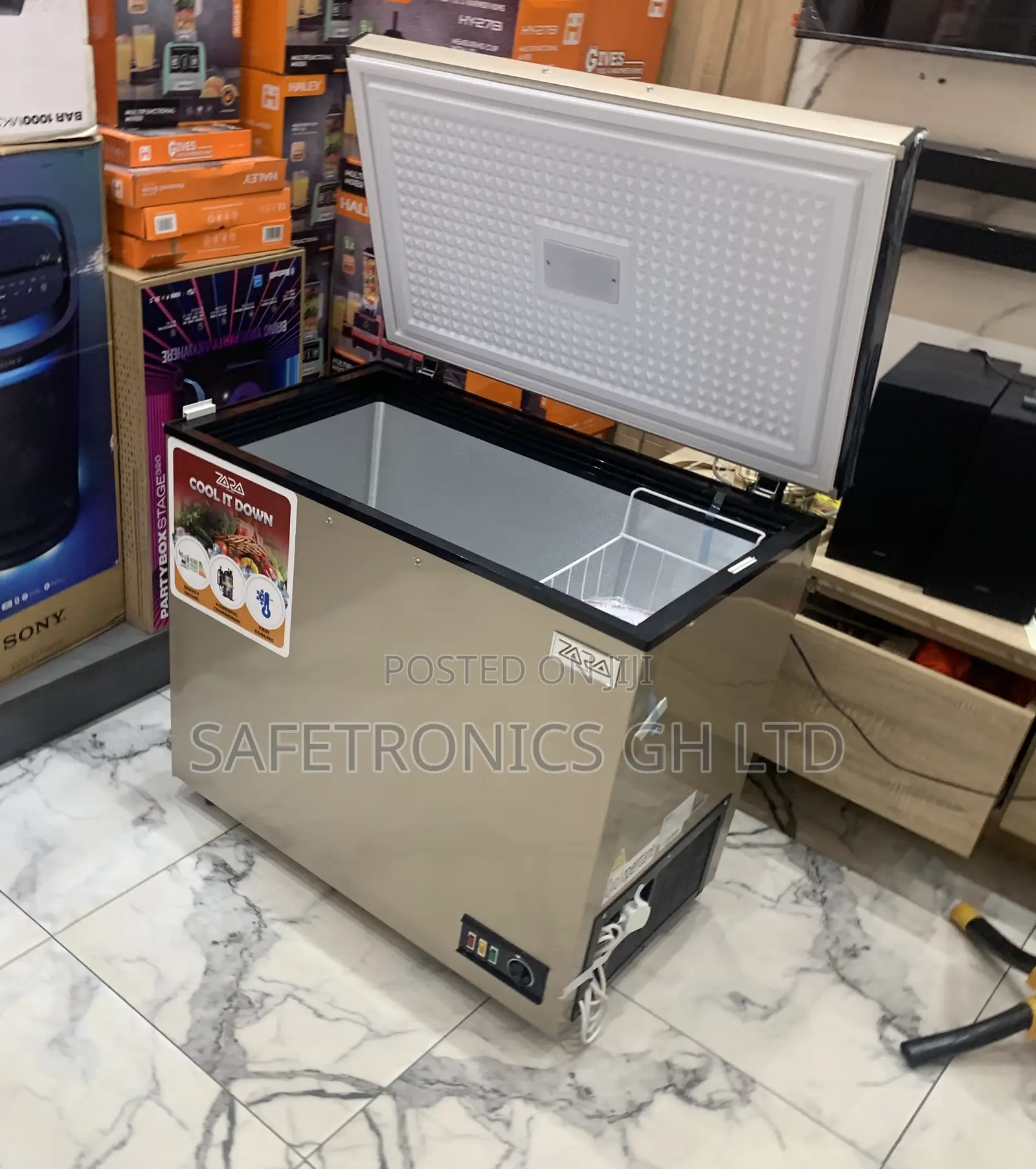 Get Adorable Net Gold Zara-300 Singledoor Net Gold Freezer