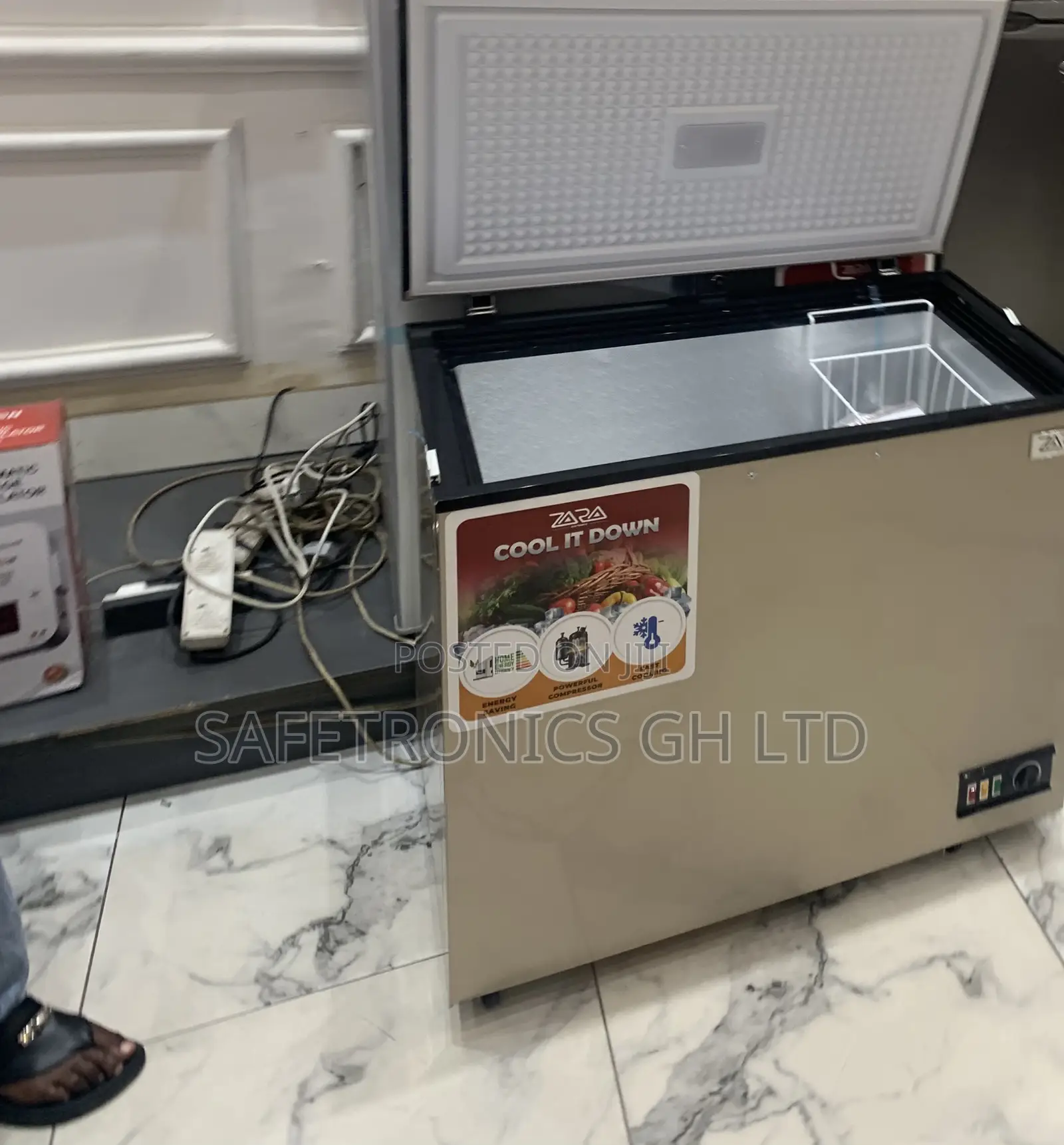 Try Out Accurate Zara 300 238 Liters Singledoor Net Gold Freezer